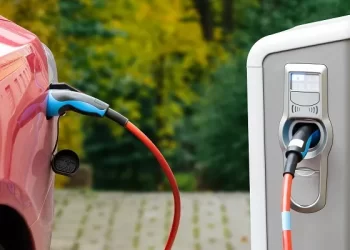 Restaurants in Driver’s Seat As EVs Power Up in Popularity