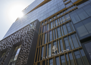 Carbonleo secures refinancing for Four Seasons Hotel Montreal