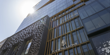 Carbonleo secures refinancing for Four Seasons Hotel Montreal