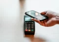 The Rise of Contactless Payments: Improving Speed and Security in Restaurant Transactions – By Heather Apse