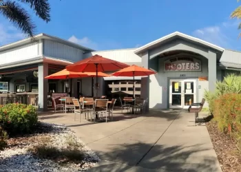 Hooters Inc. and Hoot Owl Restaurants LLC to Purchase 100 Hooters Restaurants from Hooters of America, LLC