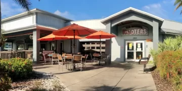 Hooters Inc. and Hoot Owl Restaurants LLC to Purchase 100 Hooters Restaurants from Hooters of America, LLC