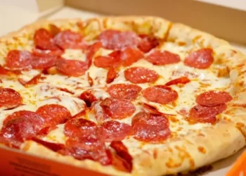 Pizza Delivery Faces Stiffest Competition in UK’s Fast-Food Sector