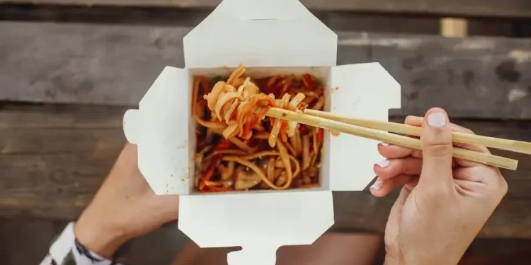 1 in 5 Consumers Chose Foodservice Delivery over Dine-in in 2024