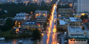 Alaska Raises Minimum Wage to $13, Impacting Over 10,000 Hospitality Workers