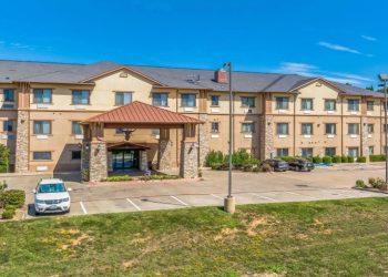 Marcus & Millichap Brokers Sale of Best Western Hotel