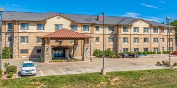 Marcus & Millichap Brokers Sale of Best Western Hotel