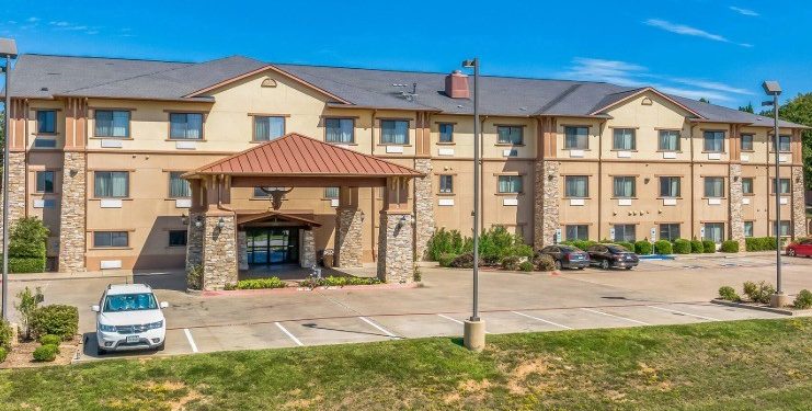 Marcus & Millichap Brokers Sale of Best Western Hotel