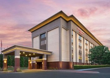 HREC Facilitates Sale of Hampton Inn Denver-International Airport