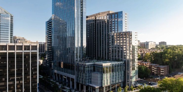 Hilton Arlington Rosslyn The Key Opens — LODGING