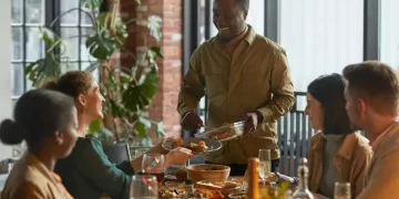 Mid-Week Dining and Group Meals Among Top Food Trends for 2025, Says OpenTable