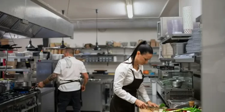 Managing Kitchen Temperatures: A Rising Challenge for US Restaurants