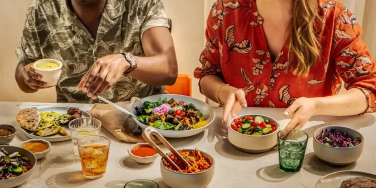 Roti Modern Mediterranean Announces Franchising Plans