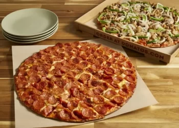 Donatos Pizza Makes Texas Debut As Four Franchise Groups Simultaneously Secure Deals