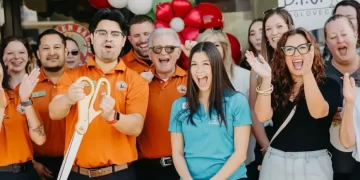 Meauxmentum Strategies & Investments Acquires Five Chicken Salad Chick Locations in Dallas