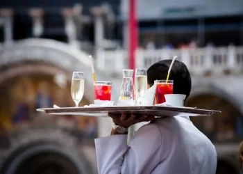 U.S. Restaurant Sales Continue to Outpace Pre-Pandemic Trend