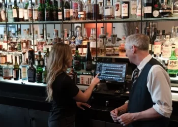 Restaurant Tech Report Reveals 75% of Independent Restaurants Plan to Adopt New Technology in 2023