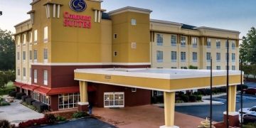 Marcus & Millichap Brokers Sale of 71-Room Comfort Suites