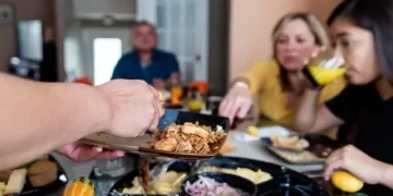 U.S. Restaurants Continued to Retake Wallet Share in April