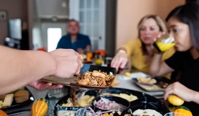 U.S. Restaurants Continued to Retake Wallet Share in April