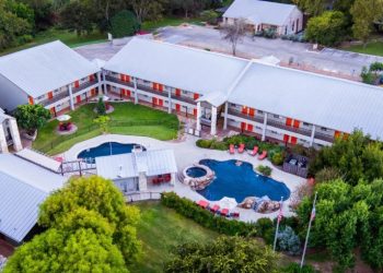CooperWynn Capital Closes Fredericksburg Inn & Suites Refinancing