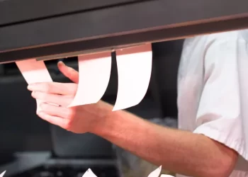 Elite Chefs Say Kitchen Work ‘like Going to War’ – Study Finds – BBC