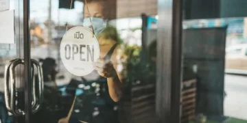 UK Food and Drink Inflation for Food Service Businesses Reached a Record High of 24% in December 2022