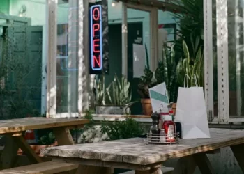 National Restaurant Association Reports Customer Demand for Outdoor Dining Rose Due to the Delta Variant