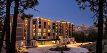 Limelight Mammoth Opens