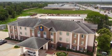 Marcus & Millichap Brokers Sale of Comfort Inn New Orleans Airport