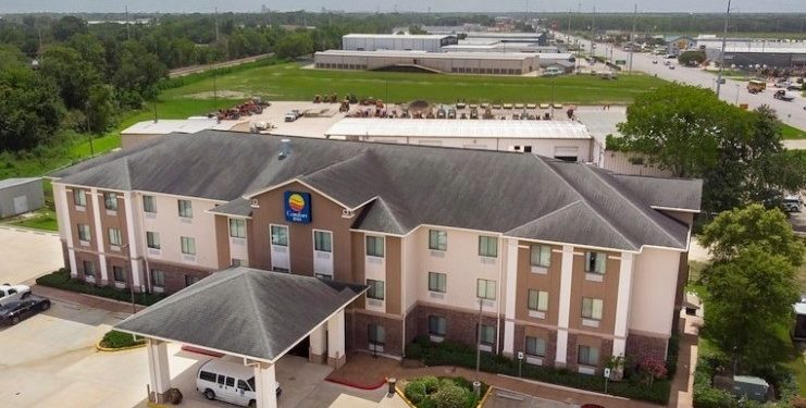 Marcus & Millichap Brokers Sale of Comfort Inn New Orleans Airport