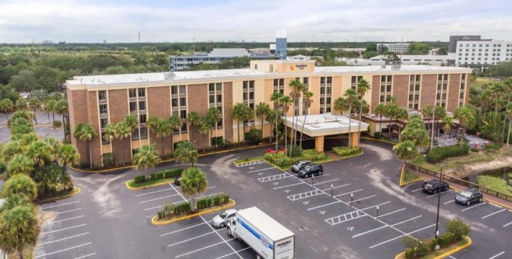 AHG Brokerage Closes Sale of Comfort Inn & Suites Hotel