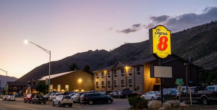 Marcus & Millichap Arranges Sale of Super 8 Near Yellowstone National Park