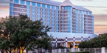 JLL Arranges Financing for Renovation of Texas Hotel
