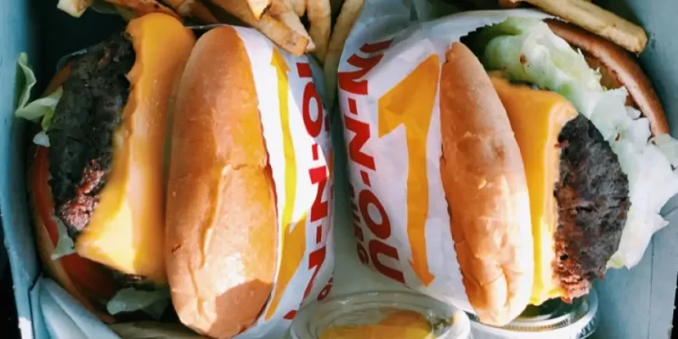 Survey Finds Americans’ Favorite Fast Food Items and Regional Preferences