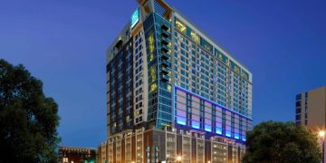 JLL Arranges Refinancing for Tri-Brand Nashville Marriott