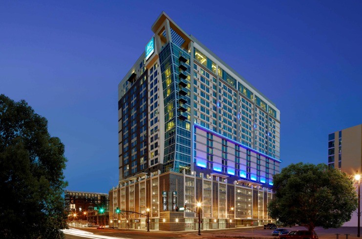 JLL Arranges Refinancing for Tri-Brand Nashville Marriott